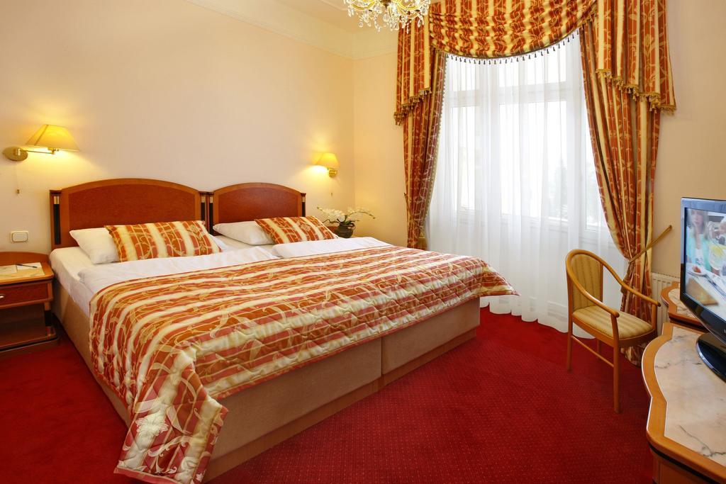 Ensana Hvezda - Imperial - Neapol Hotel Marianske Lazne Phòng bức ảnh