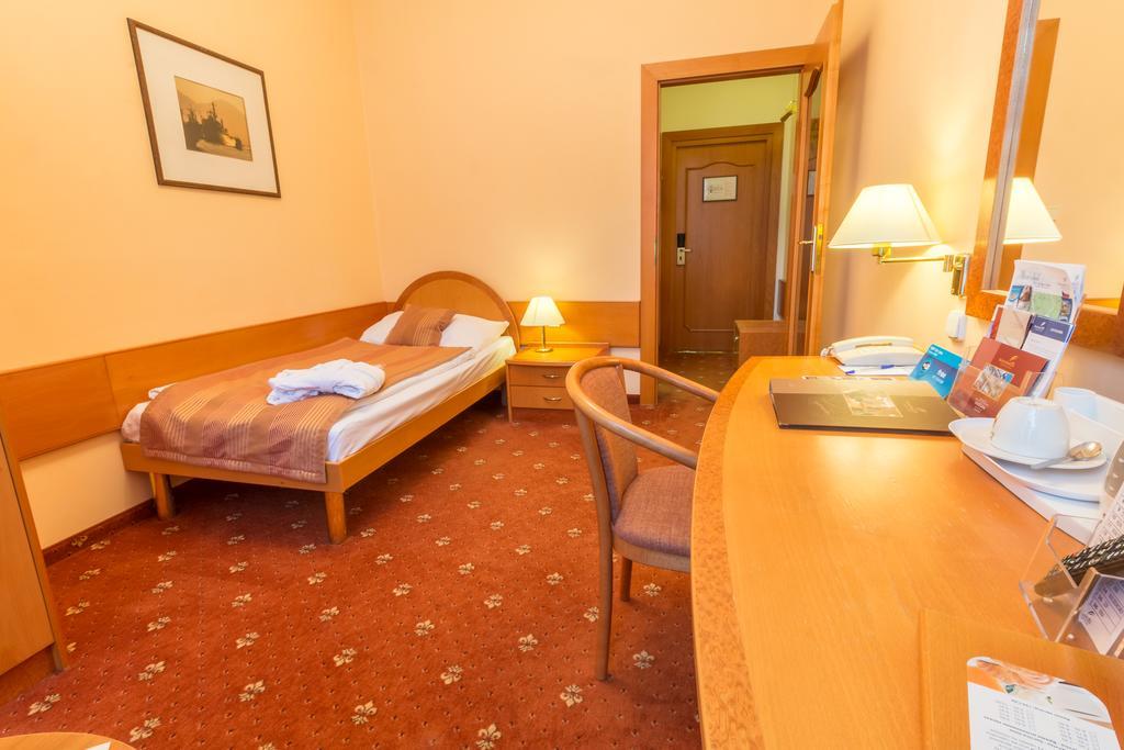 Ensana Hvezda - Imperial - Neapol Hotel Marianske Lazne Ngoại thất bức ảnh