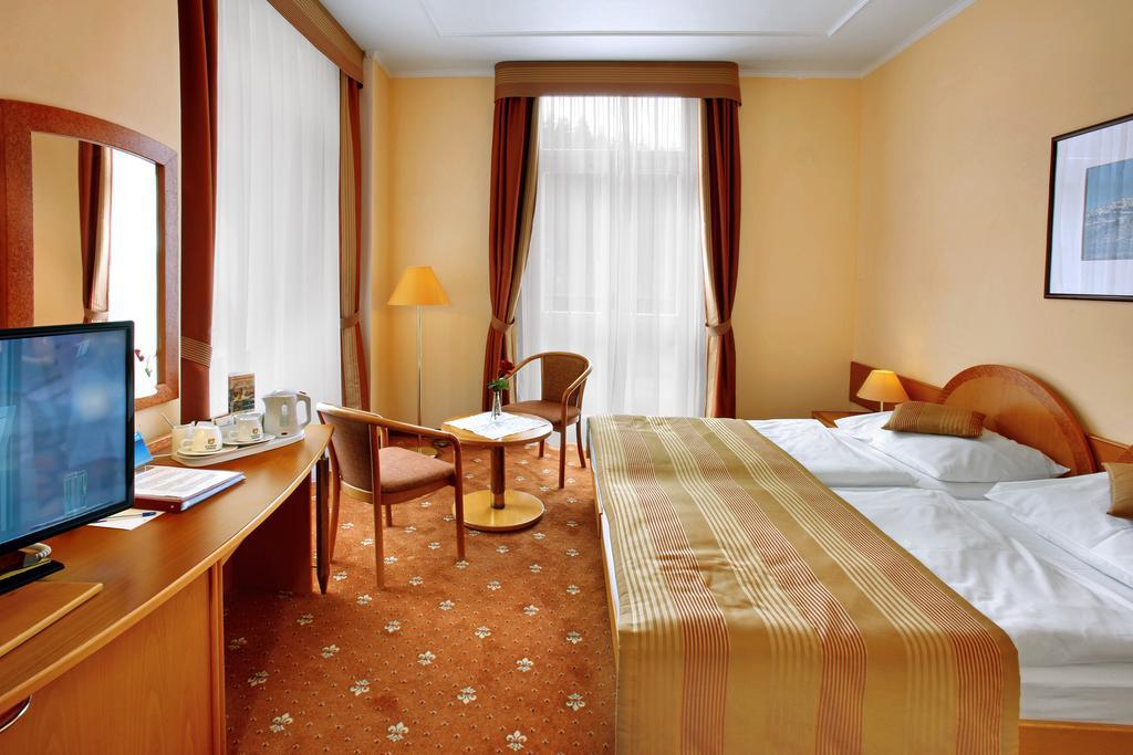 Ensana Hvezda - Imperial - Neapol Hotel Marianske Lazne Ngoại thất bức ảnh