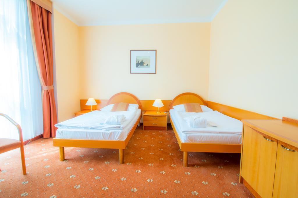 Ensana Hvezda - Imperial - Neapol Hotel Marianske Lazne Ngoại thất bức ảnh