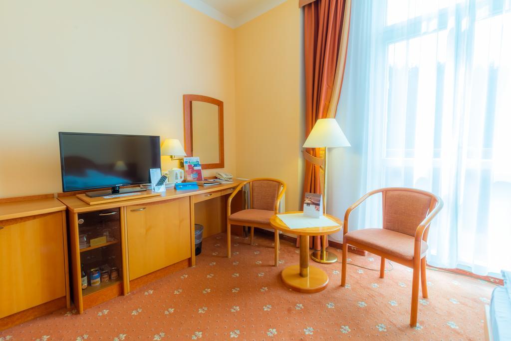 Ensana Hvezda - Imperial - Neapol Hotel Marianske Lazne Ngoại thất bức ảnh