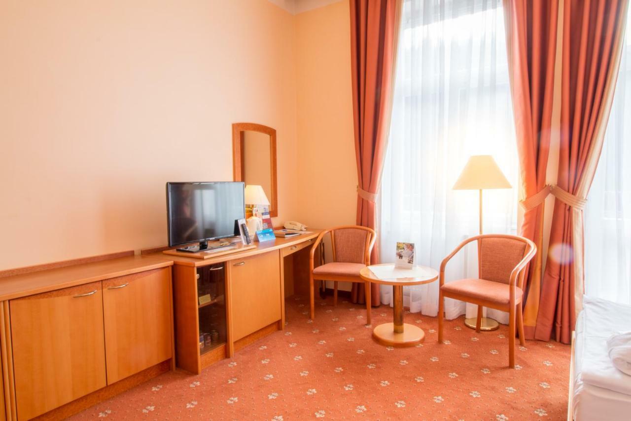 Ensana Hvezda - Imperial - Neapol Hotel Marianske Lazne Ngoại thất bức ảnh